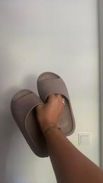 Yeezy slides, Kleding | Dames, Schoenen, Verzenden, Gedragen, Beige, Slippers