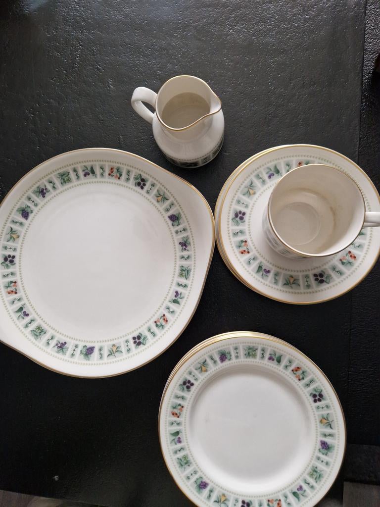Royal Doulton Tapestry Servies, Ophalen of Verzenden, Zo goed als nieuw, Overige stijlen, Porselein