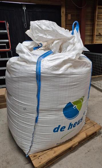  voer graan tarwe  900kg kippenvoer beschikbaar voor biedingen