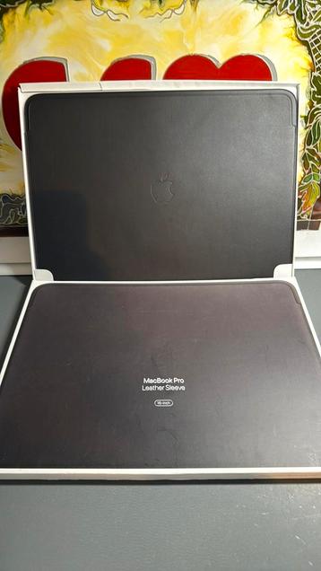 Apple MacBook Pro 16-inch Leather Sleeve Black beschikbaar voor biedingen
