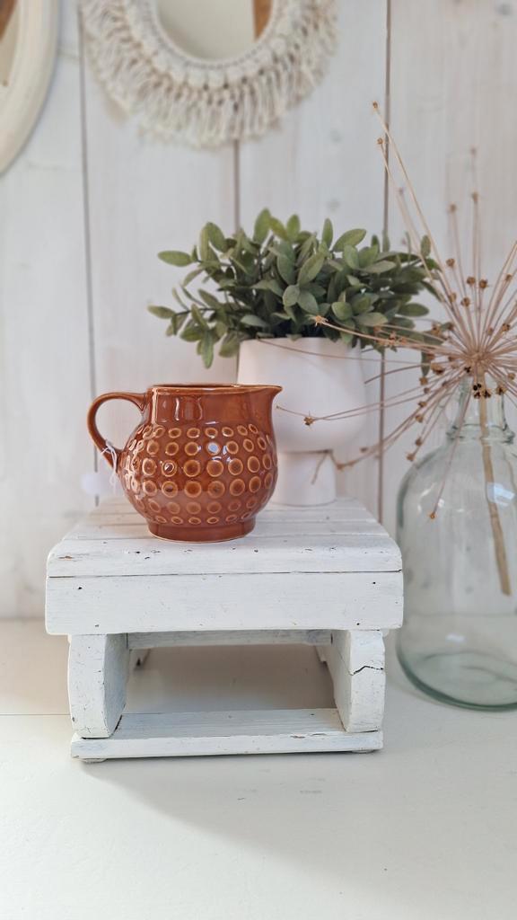 Vintage Rusalka kan, aardewerk kannetje, bruin, gedecoreerd, Huis en Inrichting, Keuken | Servies, Gebruikt, Overige typen, Overige stijlen