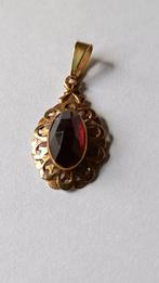 Oude gouden hanger Granaat, 14 krt, Overige voorstellingen, Ophalen of Verzenden, Zo goed als nieuw, Goud