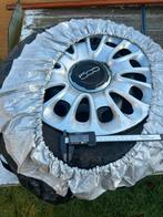 Set fiat 500 15inch velgen met wieldoppen en banden. €25,-, Auto diversen, Wieldoppen, Ophalen