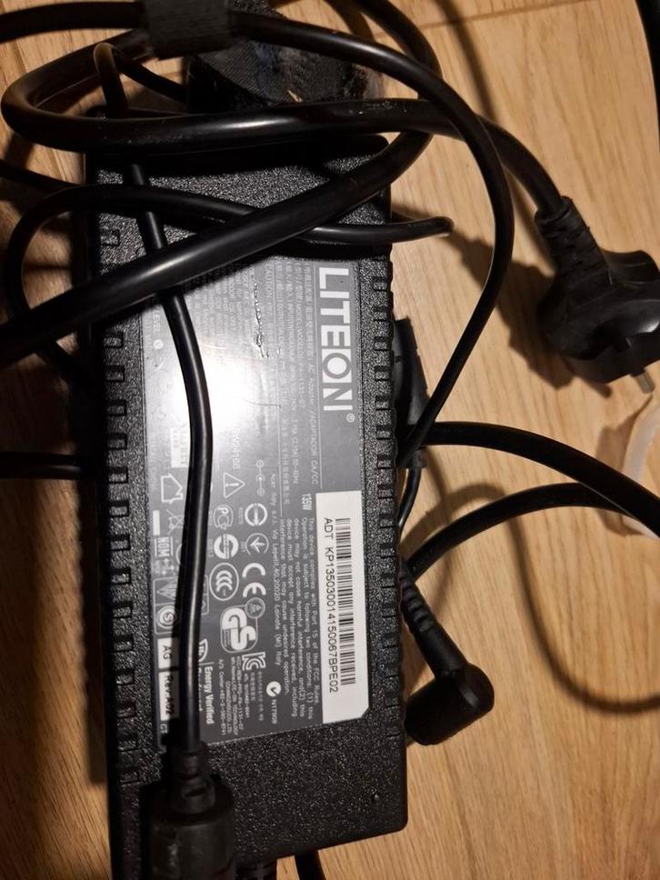 Liteon Laptop Lader 135W - Getest & Werkend!, Computers en Software, Laptop-opladers, Ophalen of Verzenden