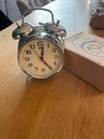Analoge Wekker - Klassiek Design, Ophalen of Verzenden, Nieuw, Analoog, Wekker of Tafelklok