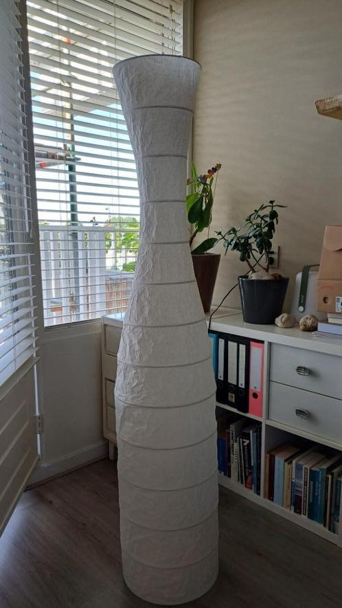 IKEA vloerlamp werkt prima, Huis en Inrichting, Lampen | Vloerlampen, Gebruikt, 150 tot 200 cm, Overige materialen, Ophalen of Verzenden