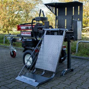 HZC 25 ton horisontale kloofmachine  benzine motor beschikbaar voor biedingen