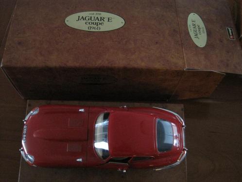 Bburago Jaguar E coupé - 1:24 - 1961, Hobby en Vrije tijd, Modelauto's | 1:24, Zo goed als nieuw, Auto, Bburago, Ophalen of Verzenden