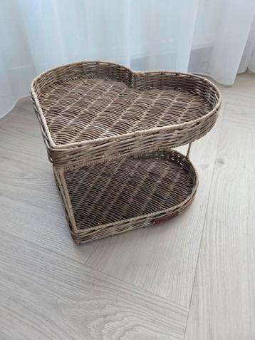 Rivieira maison ratan hart etagere beschikbaar voor biedingen