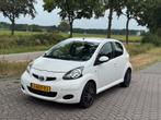 Toyota Aygo 1.0 12V Vvt-i 5DRS 2010 NIEUWE APK, Voorwielaandrijving, Metallic lak, 4 stoelen, Bedrijf