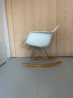 Eames vitra schommelstoel, Huis en Inrichting, Stoelen, Ophalen of Verzenden, Zo goed als nieuw, Wit, Eén