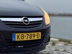 Opel Corsa 1.2-16V Selection|Airco|Rood Interieur, Auto's, Opel, Voorwielaandrijving, 1229 cc, Zwart, Handgeschakeld