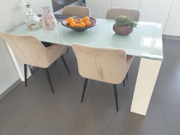 Gratis af te halen, Eettafel & bijpassende salontafel beschikbaar voor biedingen