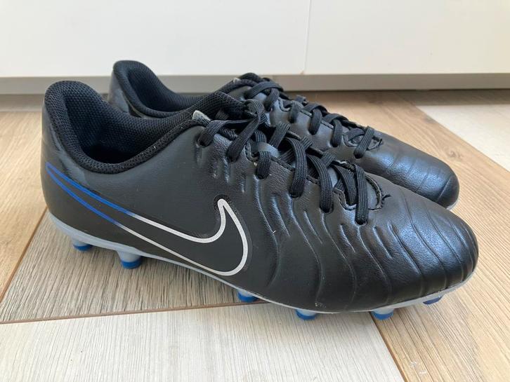 Nike Tiempo legend 10 voetbalschoenen 38,0 valt als 37-37,5, Sport en Fitness, Voetbal, Zo goed als nieuw, Schoenen, Maat XS of kleiner