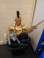 indiaan zittend met wolf, 50 cm.hoog, Ophalen, Zo goed als nieuw