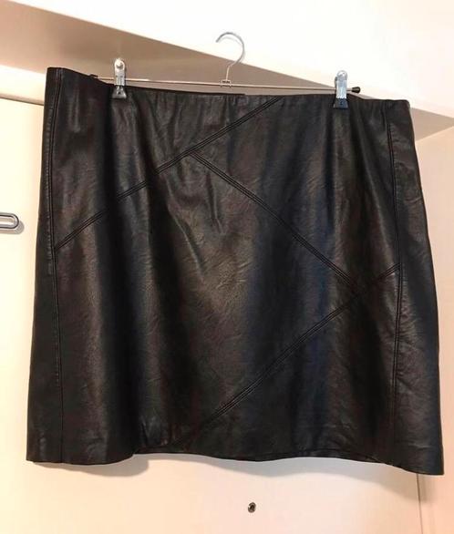 Miss Etam zwart stretch skai leer rok rokje mt 50 zgan, Kleding | Dames, Rokken, Zo goed als nieuw, Maat 46/48 (XL) of groter