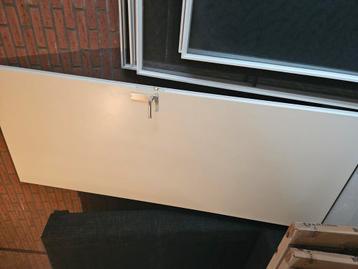 Opdekdeur beschikbaar voor biedingen