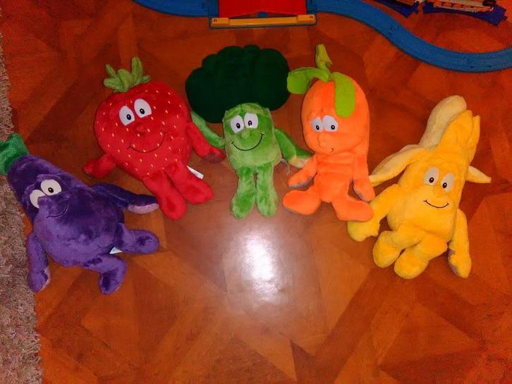 Broccoli, Aubergine,Banaan,Wortel, Aardbei grote knuffels, Kinderen en Baby's, Speelgoed | Knuffels en Pluche, Zo goed als nieuw