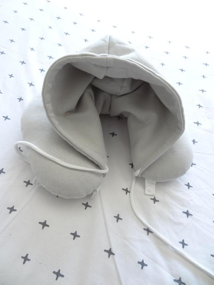 Reiskussen / nekkussen met capuchon, Auto diversen, Auto-accessoires, Nieuw, Ophalen of Verzenden