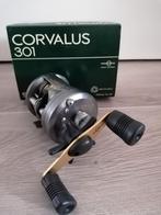 Shimano Corvalus 301 Baitcaster Reel, Watersport en Boten, Ophalen of Verzenden