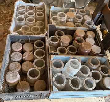 Vintage weckflessen en weckpotten beschikbaar voor biedingen