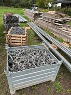 Stalen steiger met planken,koppelingen,trappen en bouwlift, Doe-het-zelf en Verbouw, Steigers, Ophalen of Verzenden, Zo goed als nieuw