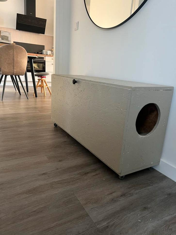 Afgedekte kattenbak – handgemaakt, op wieltjes, Dieren en Toebehoren, Kattenbakken, Gebruikt, Open, Ophalen