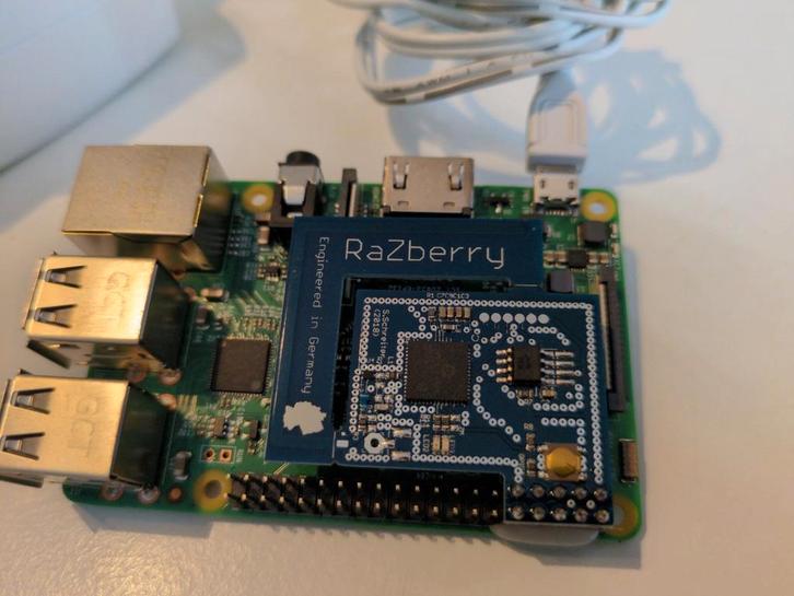Raspberry Pi 3 B v2 met Z-Wave RaZberry HAT, Computers en Software, Overige Computers en Software, Gebruikt, Ophalen of Verzenden