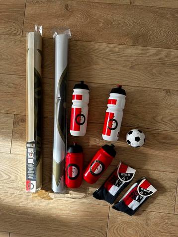 Feyenoord spullen: sokken, bidon, muurstickets enz. Nieuw beschikbaar voor biedingen