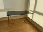 MADE black smokey glass desk with golden metal legs, Huis en Inrichting, Bureaus, Ophalen, Gebruikt, Bureau
