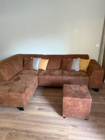 Cognac hoek bank beschikbaar voor biedingen