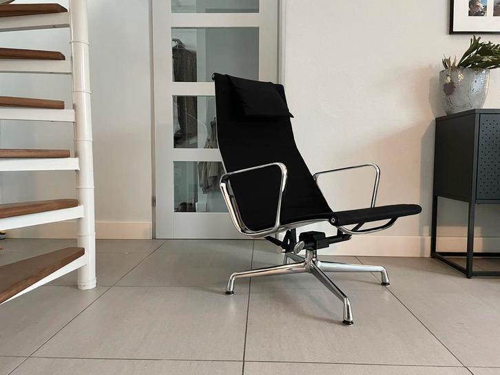 Vitra Eames ea124 fauteuil lounge chair hopsak zwart chroom, Huis en Inrichting, Fauteuils, Zo goed als nieuw, Ophalen of Verzenden