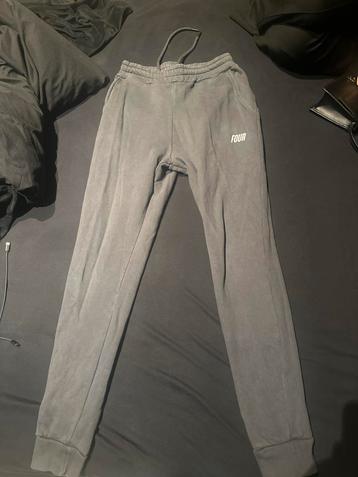 FOUR Grijze Broek XS beschikbaar voor biedingen