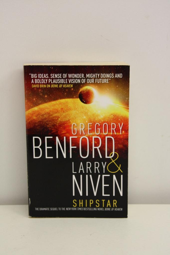 Shipstar. Gregory Benford and Larry Niven. Nieuwstaat., Boeken, Science fiction, Zo goed als nieuw, Ophalen of Verzenden