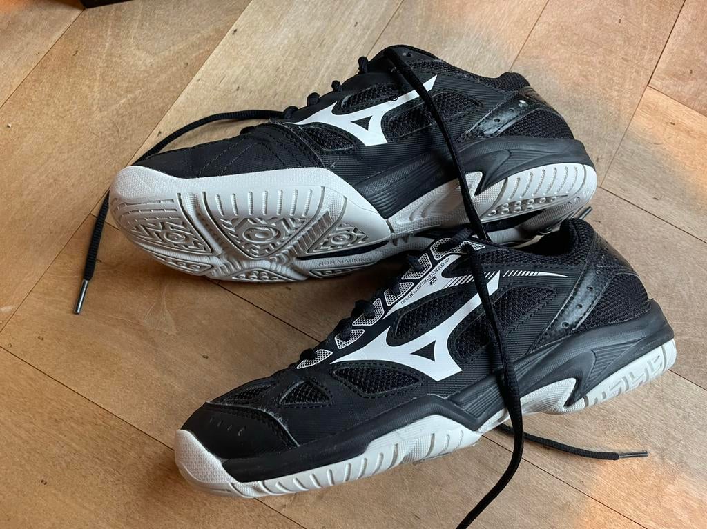Mizuno zaalschoen - mt 38,5 - korfbal, gym, hockey etc., Sport en Fitness, Korfbal, Ophalen of Verzenden, Zo goed als nieuw, Schoenen
