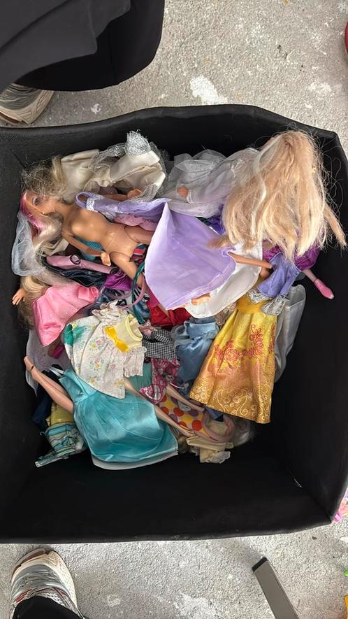 Barbie poppen en toebehoren, Kinderen en Baby's, Babykleding | Baby-kledingpakketten, Gebruikt, Ophalen of Verzenden