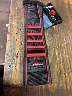 Derbi KRM zadelhoes rood xtreme 2000-2010 aanbieding, Fietsen en Brommers, Brommeronderdelen | Algemeen, Derbi, DERBI, Derbi, Nieuw