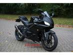 Yamaha YZF R3 | Black on Black | Akra (bj 2022), 2 cilinders, 321 cc, Bedrijf, Onbekend