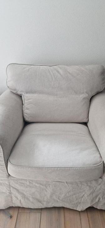 2 Ektorp fauteuils van Ikea met 3 verschillende hoezen