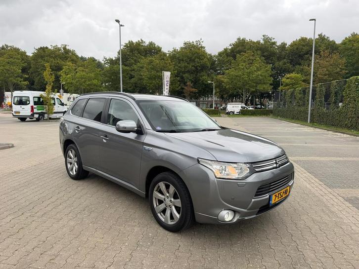 Mitsubishi Outlander 2.0 PHEV Instyle+, Auto's, Mitsubishi, Bedrijf, Te koop, Outlander, 4x4, ABS, Achteruitrijcamera, Adaptive Cruise Control