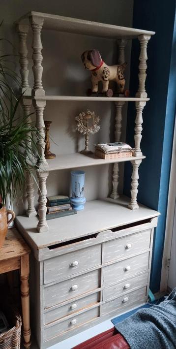 Brocante oude houten lade en stelling of boeken kast
 beschikbaar voor biedingen
