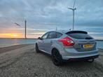 Ford Focus 1.6 Ti-vct 92KW 5-D 2011 Grijs (Unieke), Auto's, 1596 cc, 125 pk, 4 cilinders, 635 kg