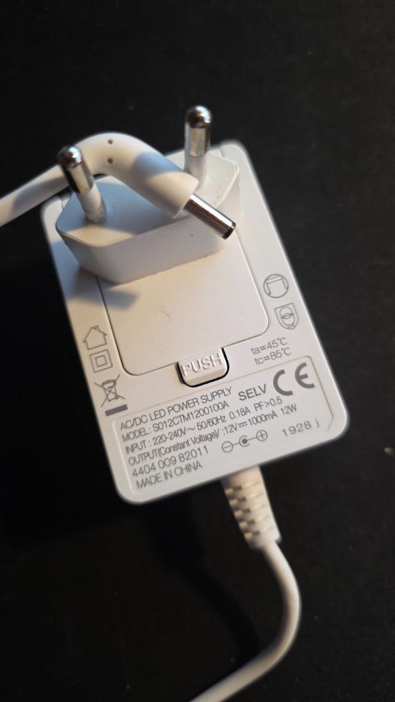 GEZOCHT: adapter voor Philips Hue Go, Huis en Inrichting, Lampen | Tafellampen, Gebruikt, Minder dan 50 cm, Ophalen