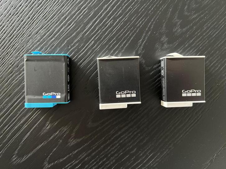 GoPro acculader + 3x GoPro Enduro Batterij (HERO 9 t/m 12), Audio, Tv en Foto, Fotografie | Accu's en Batterijen, Zo goed als nieuw