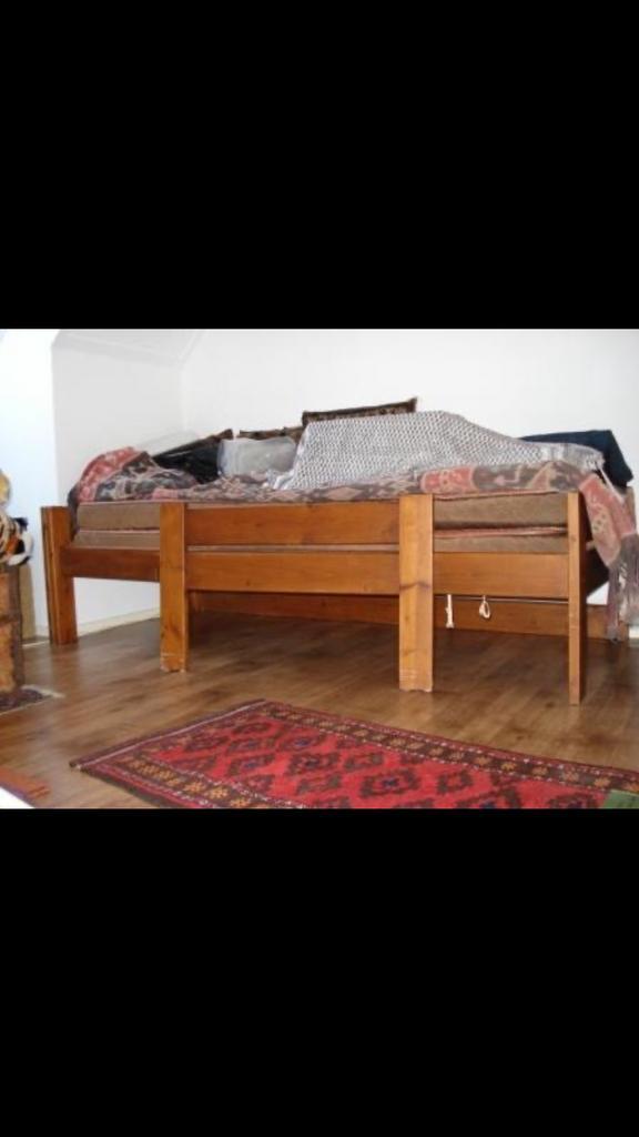 Logeerbedden, Huis en Inrichting, Slaapkamer | Bedden, Zo goed als nieuw, Eenpersoons, 190 cm of minder, Hout, Ophalen