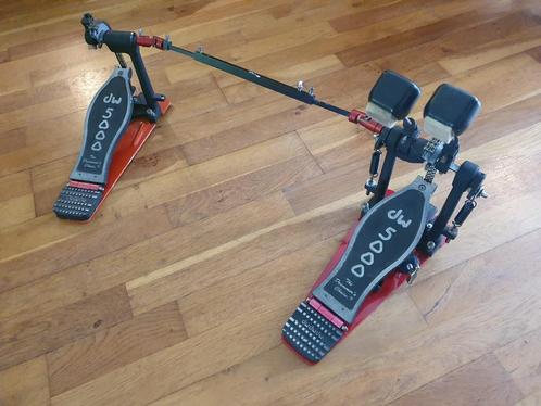 DW 5002 dubbel bassdrumpedaal, Muziek en Instrumenten, Drumstellen en Slagwerk, Gebruikt, Overige merken, Ophalen of Verzenden