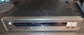 Accuphase T-107 FM stereo tuner beschikbaar voor biedingen