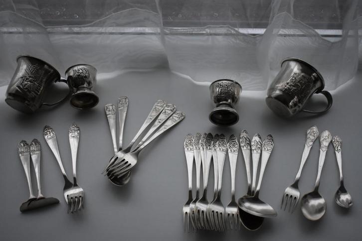 Gero 90 GN sprookjes sprookje bestek lepel vork beker, Kinderen en Baby's, Kraamcadeaus en Geboorteborden, Gebruikt, Ophalen of Verzenden