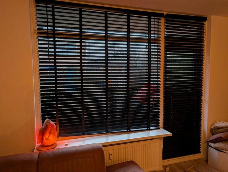 4 stuks Zwart hout jaloezieën - zo goed als nieuw, Huis en Inrichting, Stoffering | Gordijnen en Lamellen, Zo goed als nieuw, 150 tot 200 cm