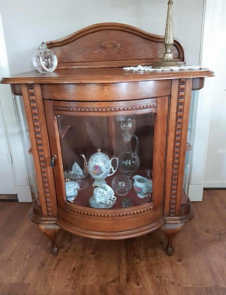 Biedermeier Theekastje met Gebogen Glas, Antiek en Kunst, Antiek | Meubels | Kasten, Ophalen of Verzenden